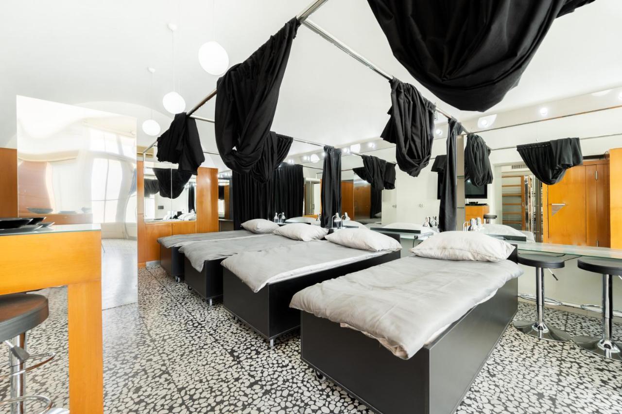 Hostel Hospitality House - H H H Ljubljana Buitenkant foto