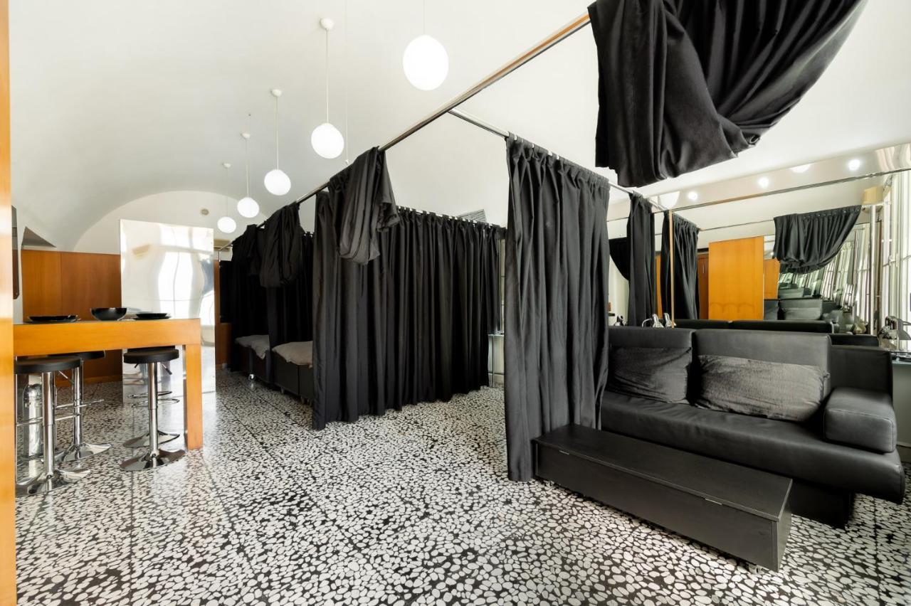Hostel Hospitality House - H H H Ljubljana Buitenkant foto